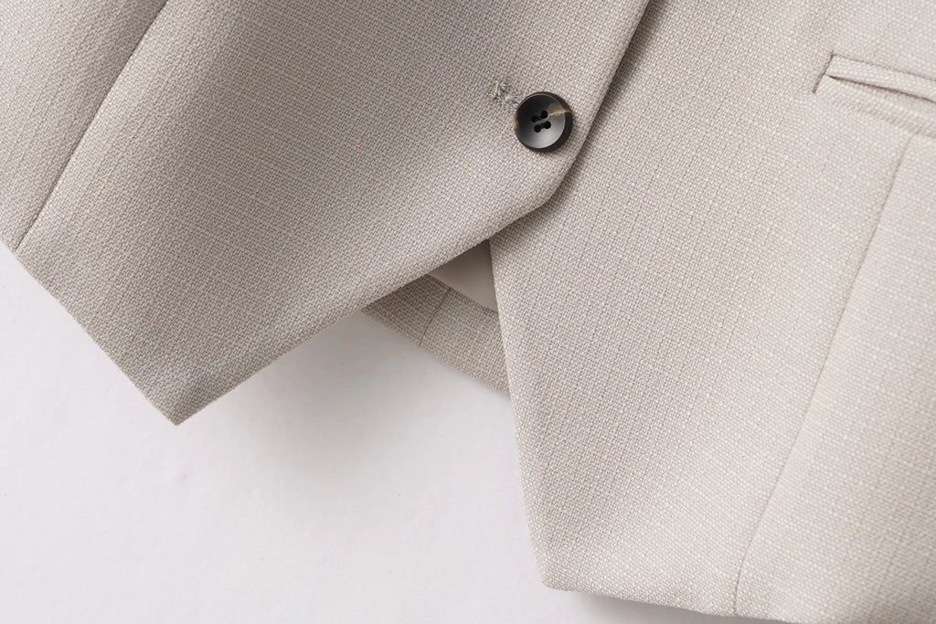 וסט קצר גזרה אורה